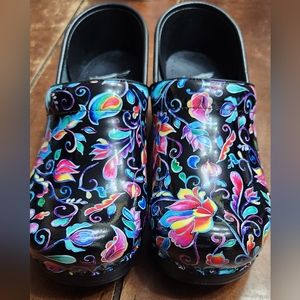 DANSKO 37 Clogs
